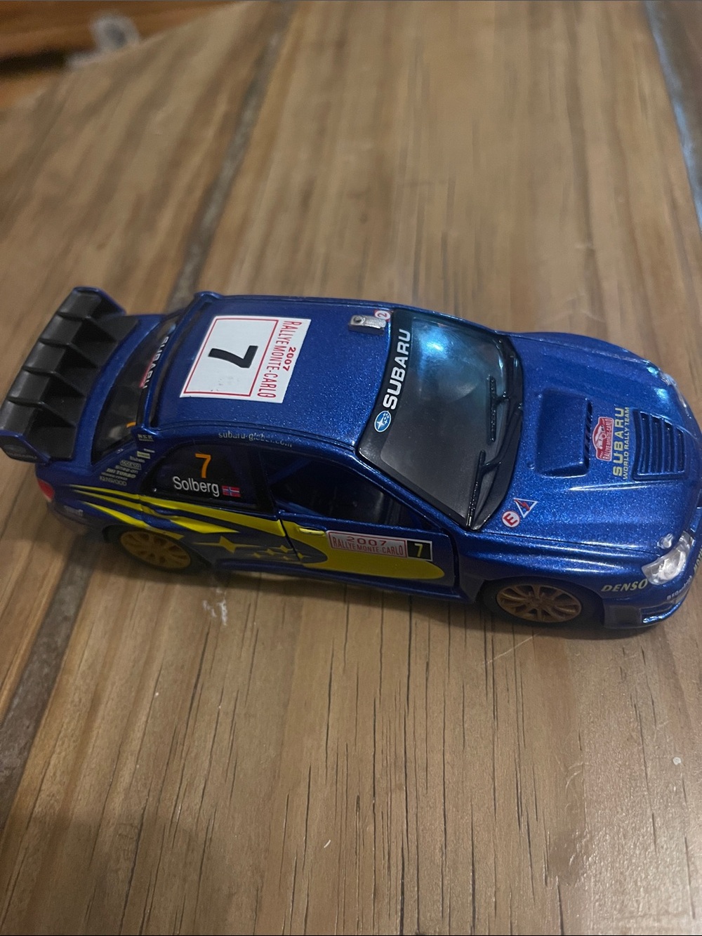 1:36 del Subaru Impreza WRC (Rallye Monte-Carlo #7) Kinsmart.pull back